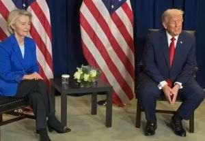 Ursula von der Leyen (stânga) şi Donald Trump (dreapta)/Sursa foto: X